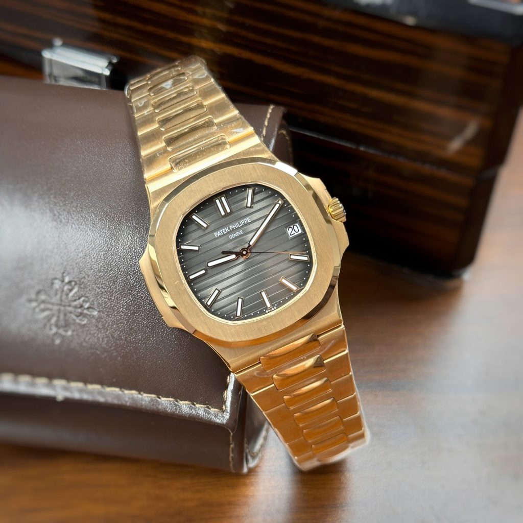 Patek-Philippe-Nautilus-5711-Grey-Dial-Rose-Gold-40mm Replica Watches - 1-15