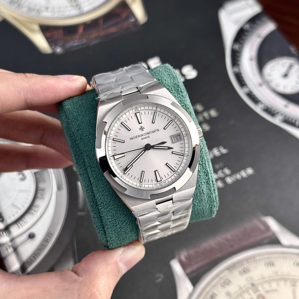 Vacheron Constantin Overseas 4500V Silver Dial 41mm Replica Watches - 1-65