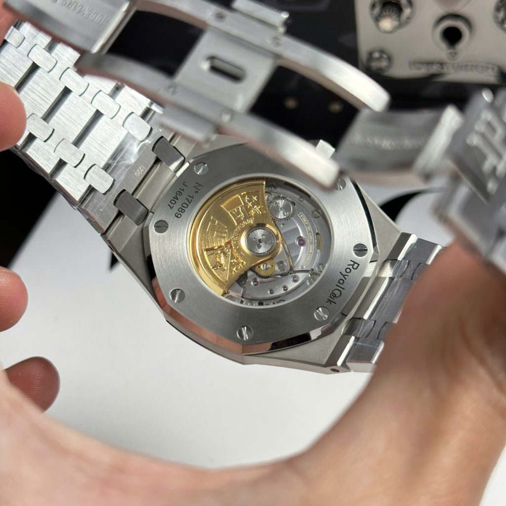 Audemars-Piguet-Royal-Oak-15400ST-Black-Dial-41mm Replica Watches - 12-1