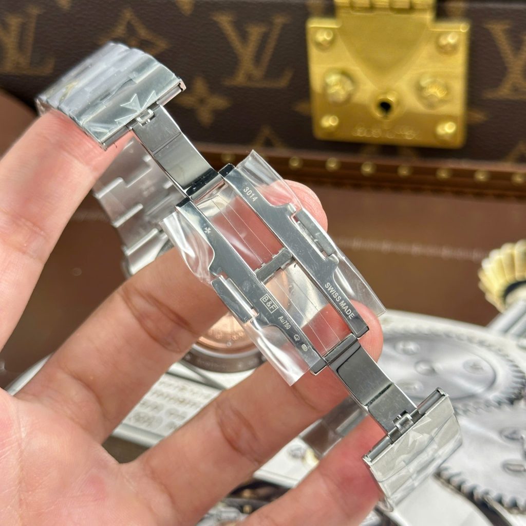 Vacheron Constantin Overseas Ultra-Thin 2000V Blue Dial 40mm Replica Watches - 14-13