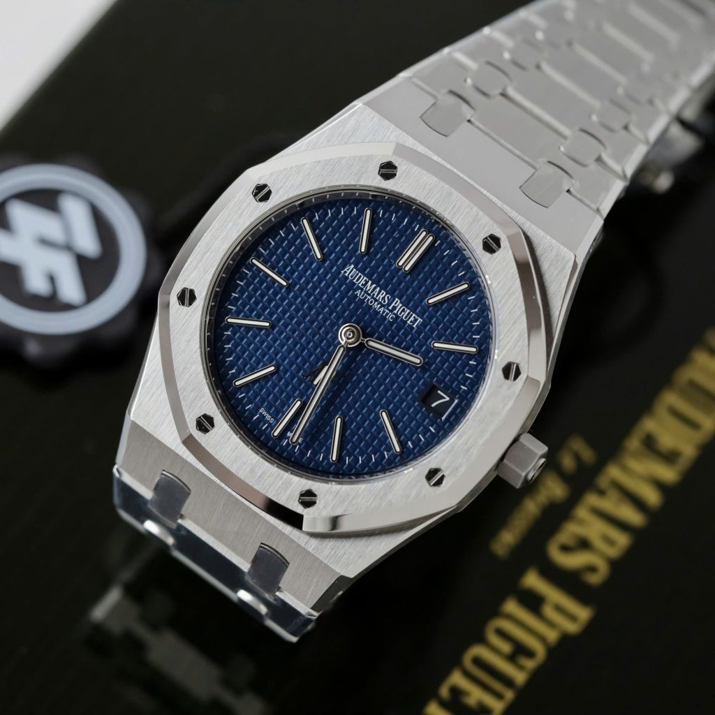 Audemars-Piguet-Royal-Oak-“Jumbo”-15202ST-Steel-Blue-Dial-39mm Replica Watches - 2-1