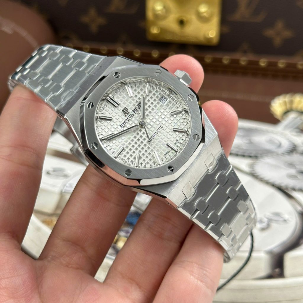 Audemars-Piguet-Royal-Oak-15450ST-White-Dial-37mm Replica Watches - 2-14