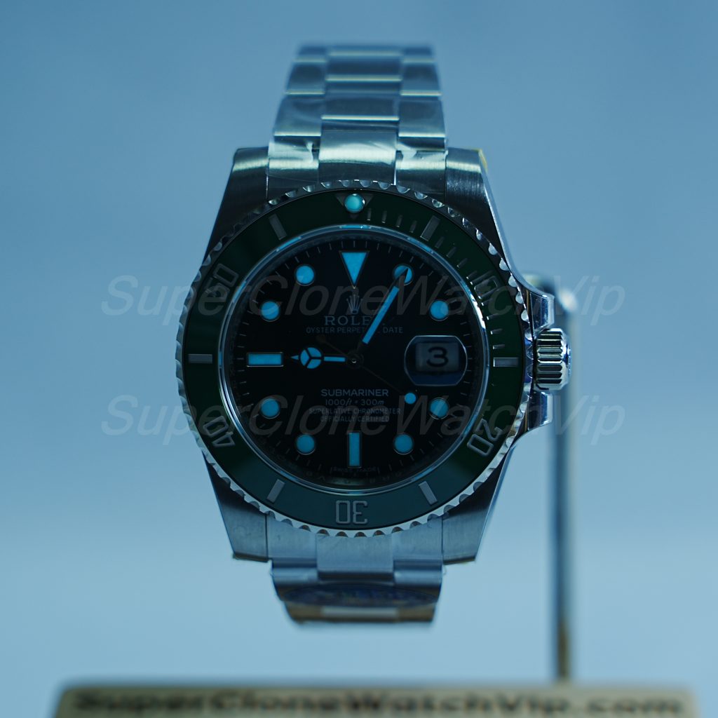 Rolex-Submariner-116610LV-Hulk-40mm-Green-Dial Replica Watches - 2-350-scaled