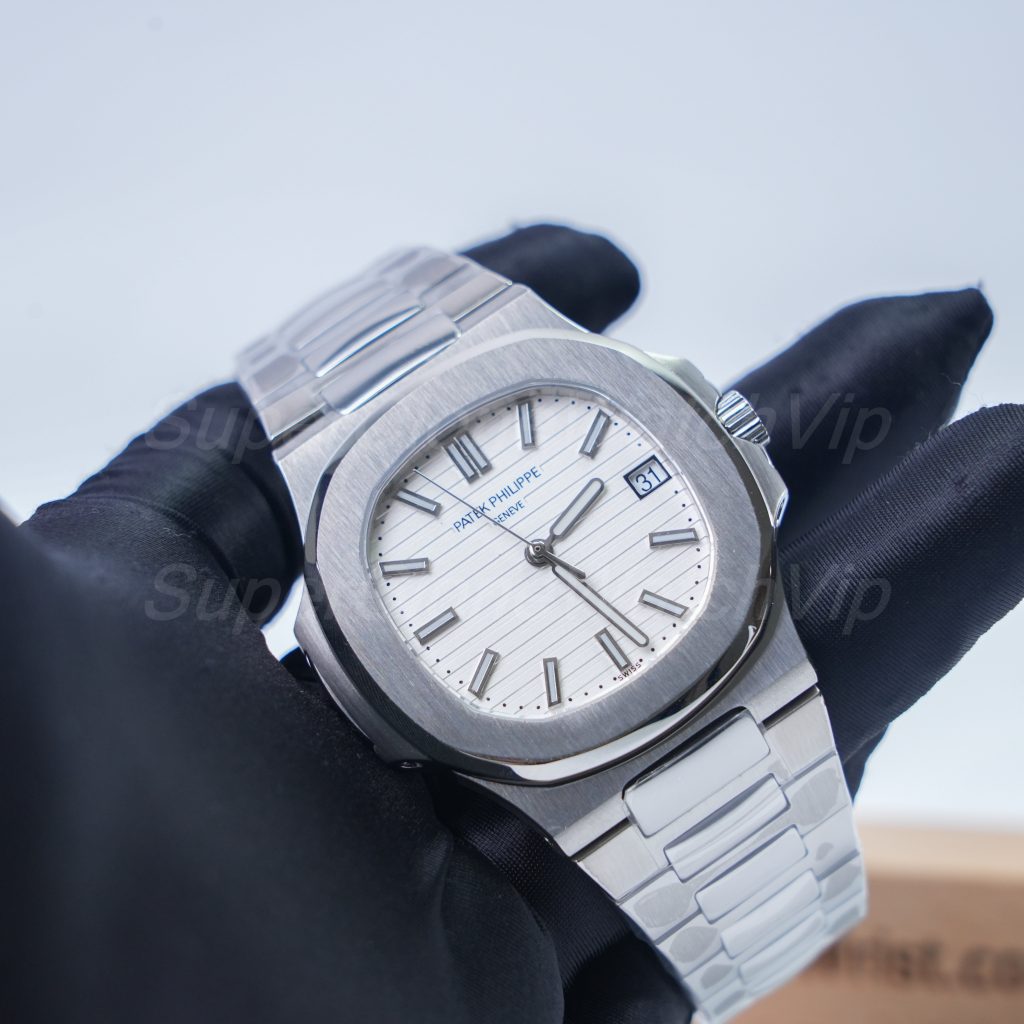 Patek-Philippe-Nautilus-5711-White-Dial-40mm Replica Watches - 2-359-scaled