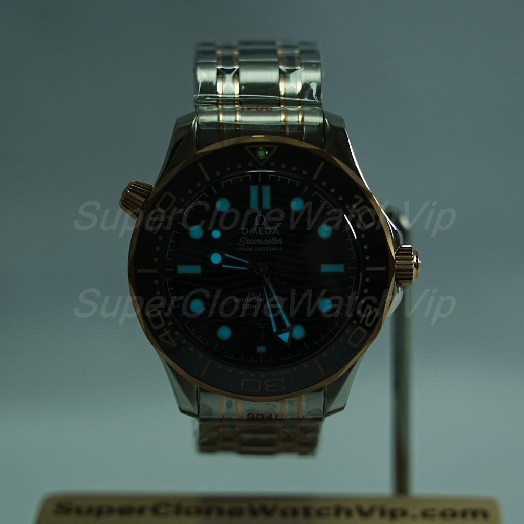 Omega-Seamaster-Diver-Yellow-Gold-Black-Dial-210.20.42.20.01.002-42mm Replica Watches - 2-392-scaled