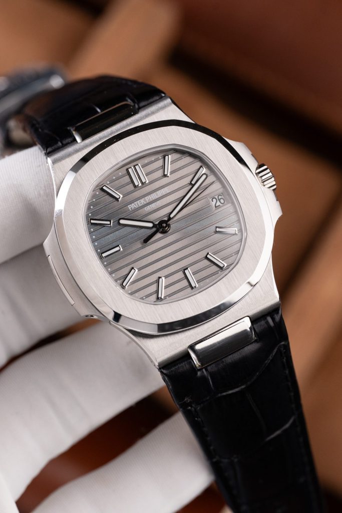 Patek-Philippe-Nautilus-5711-Grey-Dial-Leather-Strap-40mm Replica Watches - 2-84
