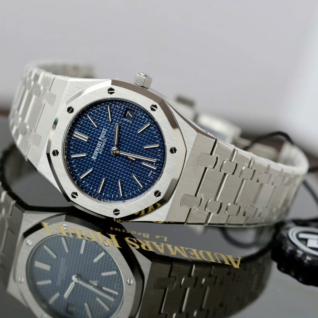 Audemars-Piguet-Royal-Oak-“Jumbo”-15202ST-Steel-Blue-Dial-39mm Replica Watches - 3-1