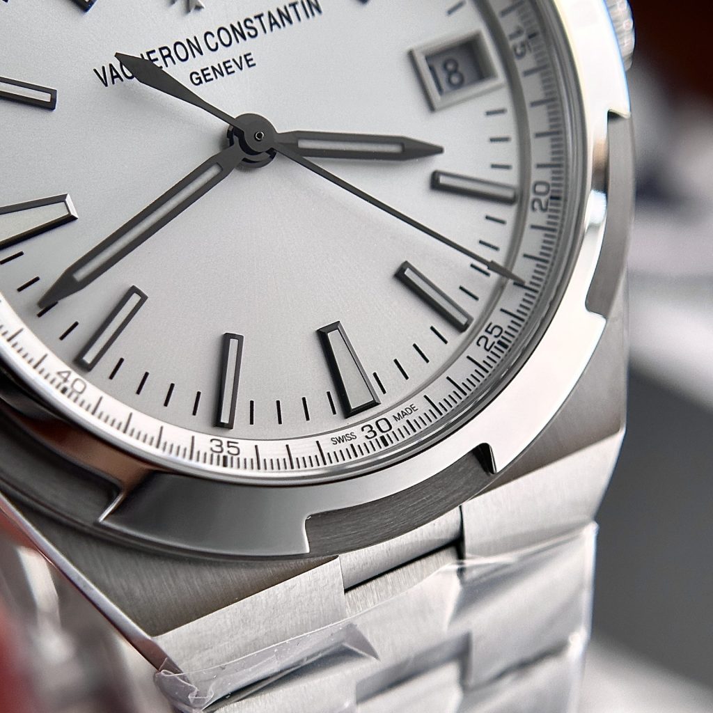 Vacheron Constantin Overseas 4500V Silver Dial 41mm Replica Watches - 3-130