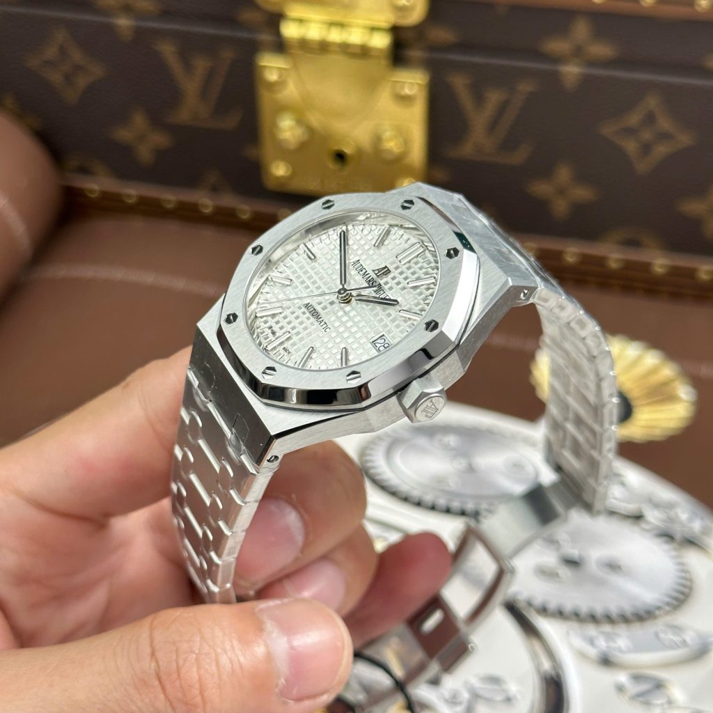 Audemars-Piguet-Royal-Oak-15450ST-White-Dial-37mm Replica Watches - 3-14