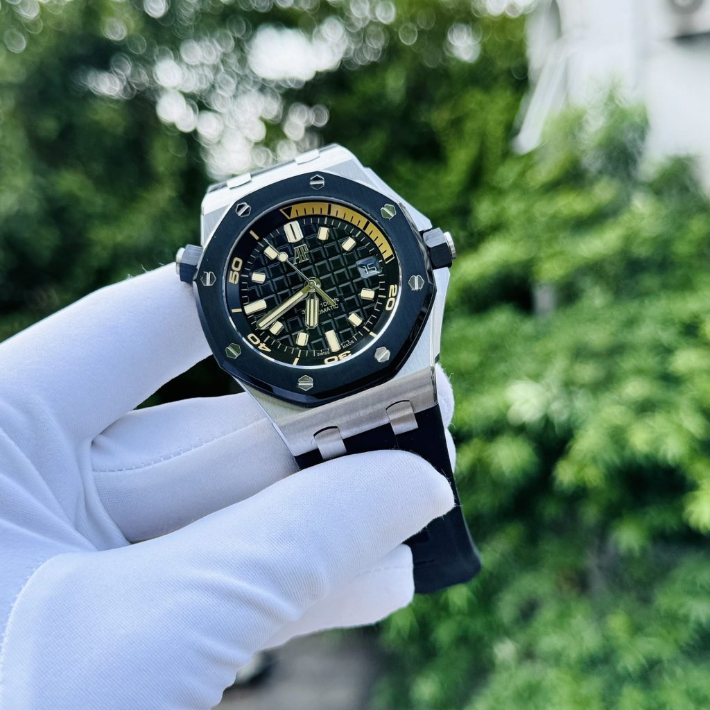 Audemars Piguet Royal Oak Offshore Diver 15720ST Black Dial 42mm Replica Watches - 3-31