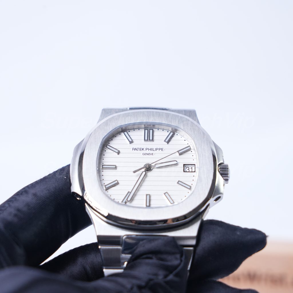 Patek-Philippe-Nautilus-5711-White-Dial-40mm Replica Watches - 3-362-scaled