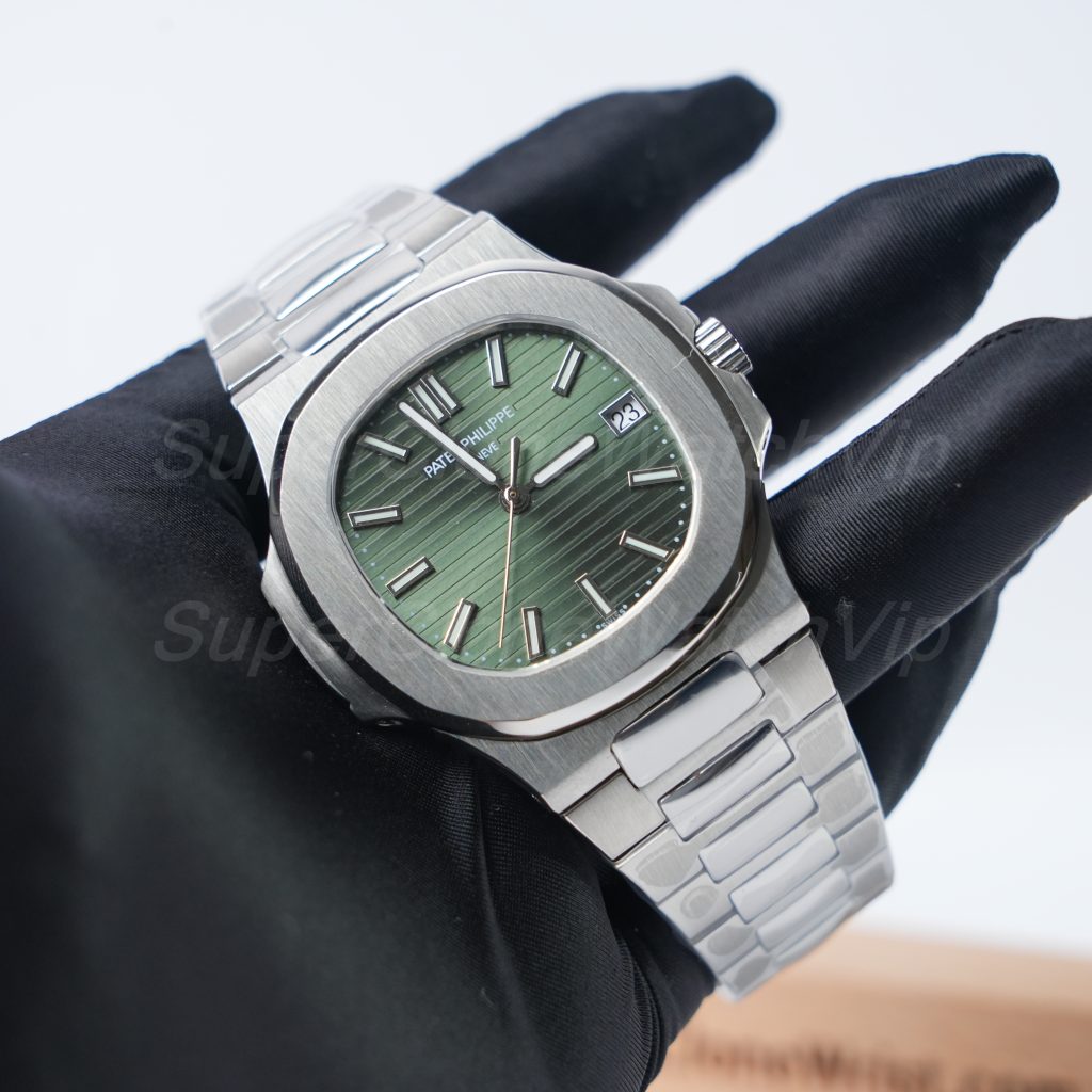 Patek-Philippe-Nautilus-5711-Green-Dial-40mm Replica Watches - 3-364-scaled