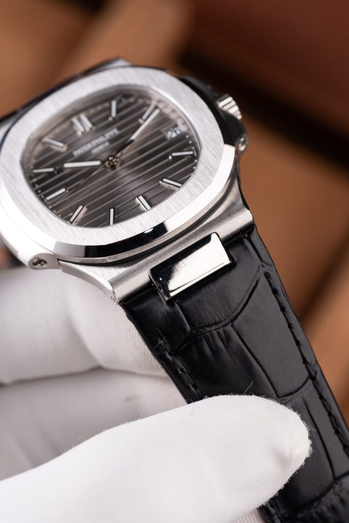 Patek-Philippe-Nautilus-5711-Grey-Dial-Leather-Strap-40mm Replica Watches - 3-84