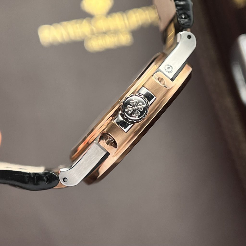 Patek-Philippe-Nautilus-5712-Brown-Dial-Two-Tone-Rose-Gold-40mm Replica Watches - 3-89