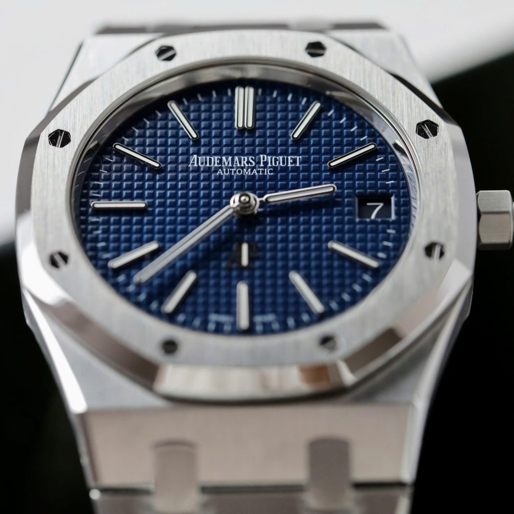 Audemars-Piguet-Royal-Oak-“Jumbo”-15202ST-Steel-Blue-Dial-39mm Replica Watches - 4-1