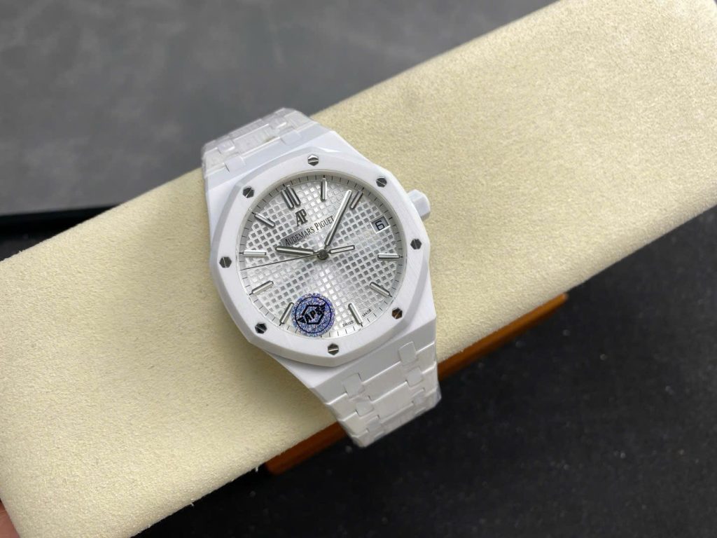 Audemars-Piguet-Royal-Oak-15500-White-Ceramic-White-Dial-41mm Replica Watches - 4-18