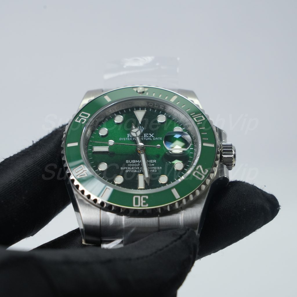 Rolex-Submariner-116610LV-Hulk-40mm-Green-Dial Replica Watches - 4-351-scaled
