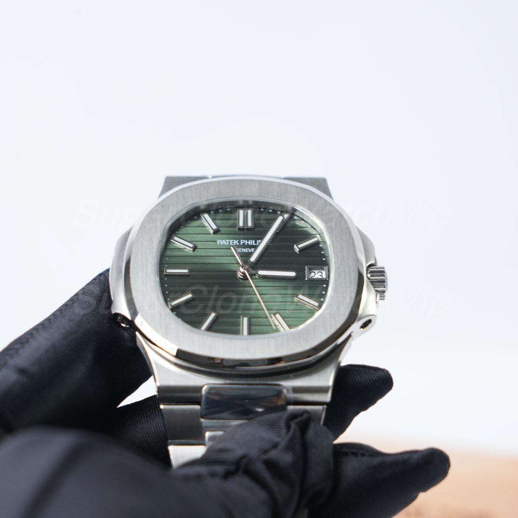 Patek-Philippe-Nautilus-5711-Green-Dial-40mm Replica Watches - 4-362-scaled