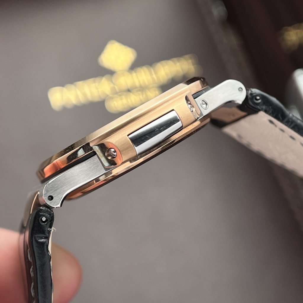 Patek-Philippe-Nautilus-5712-Brown-Dial-Two-Tone-Rose-Gold-40mm Replica Watches - 4-90