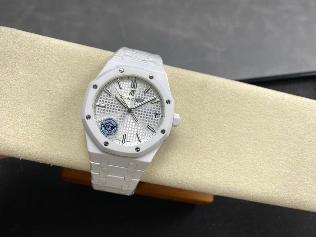 Audemars-Piguet-Royal-Oak-15500-White-Ceramic-White-Dial-41mm Replica Watches - 5-17