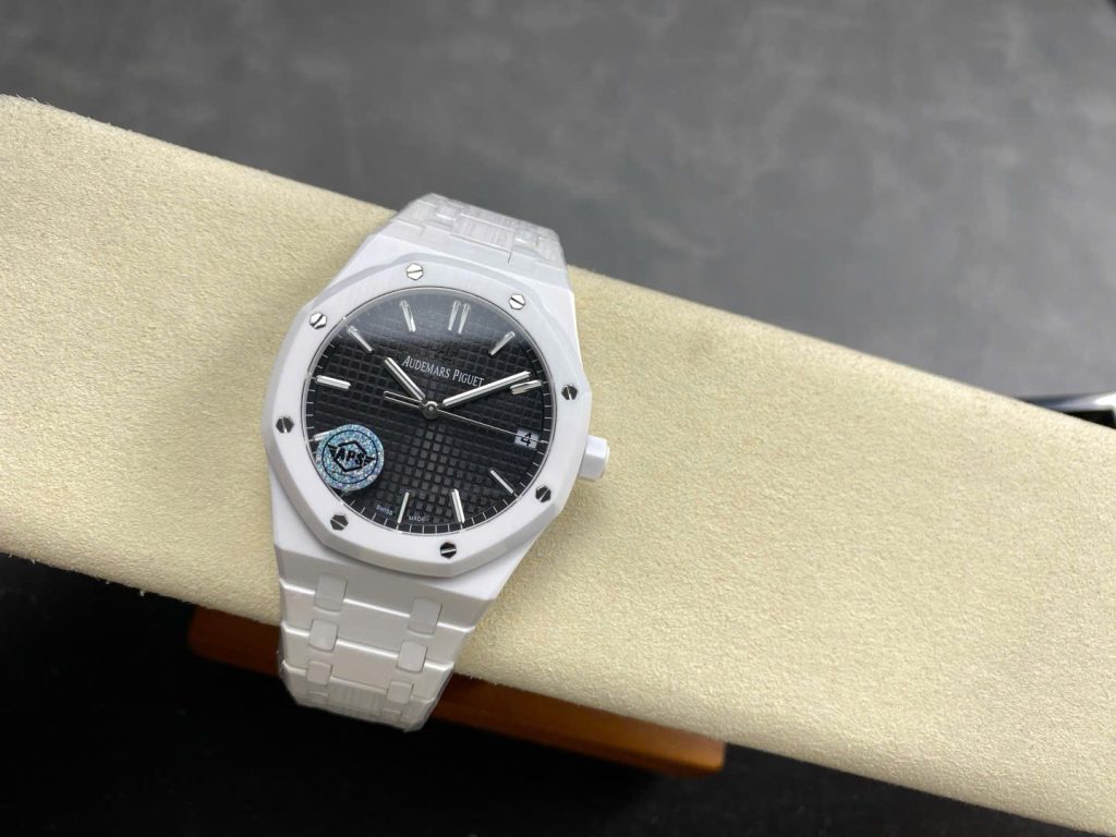 Audemars-Piguet-Royal-Oak-15500-White-Ceramic-Black-Dial-41mm Replica Watches - 5-18