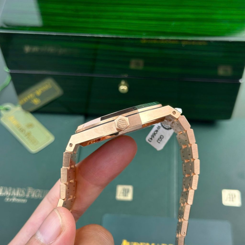Audemars-Piguet-Royal-Oak-15400OR-AUDOMARS-PROJECT-Rose-Gold-Black-Dial-41mm Replica Watches - 5-4