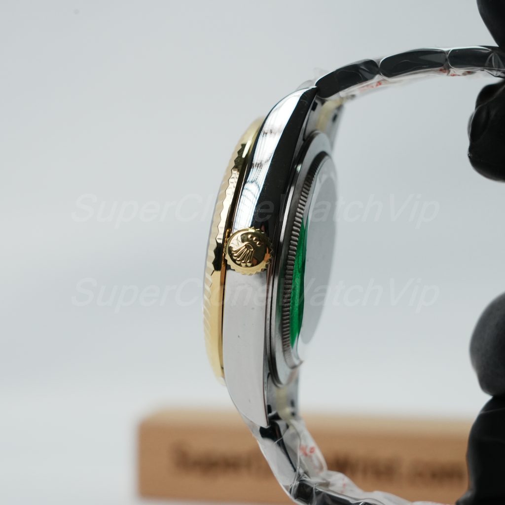 Rolex-Sky-Dweller-326933-White-Dial-Oyster-42mm-Two-Tone Replica Watches - 5-405-scaled