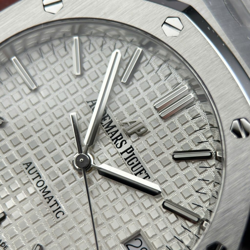 Audemars-Piguet-Royal-Oak-15450ST-White-Dial-37mm Replica Watches - 6-11