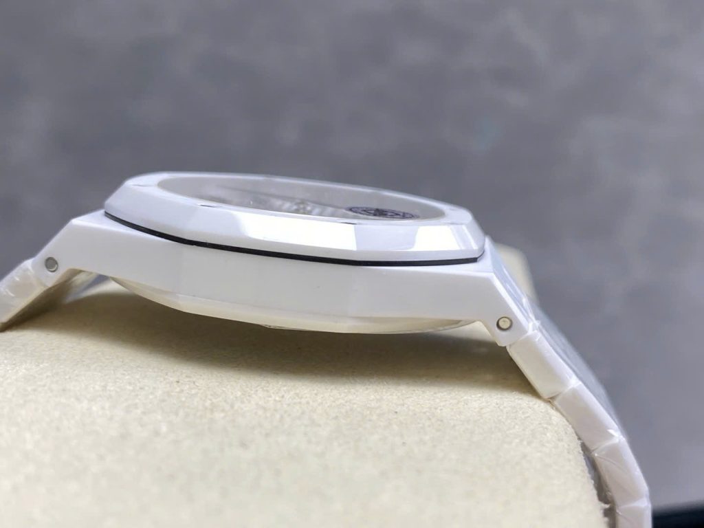 Audemars-Piguet-Royal-Oak-15500-White-Ceramic-White-Dial-41mm Replica Watches - 6-15
