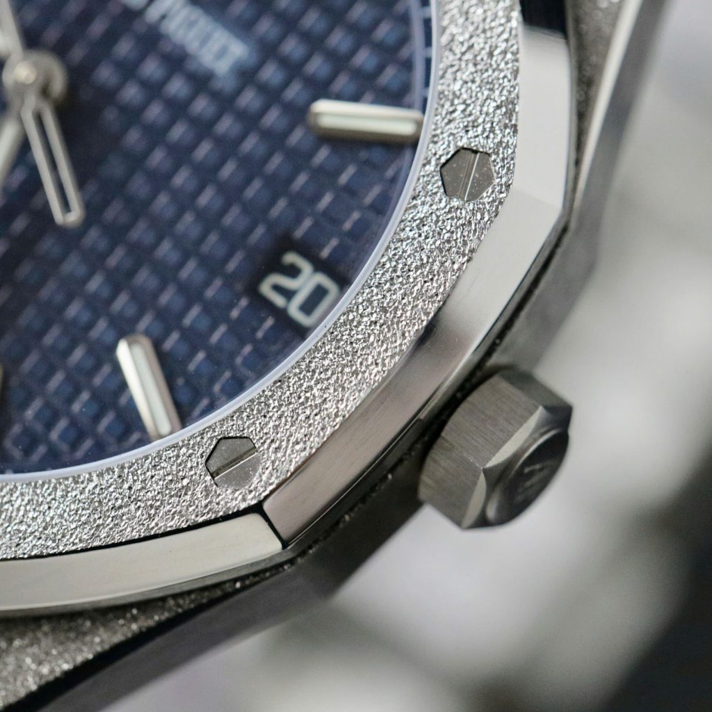 Audemars-Piguet-Royal-Oak-15500ST-Frosted-Gold-Blue-Dial-41mm Replica Watches - 6-21