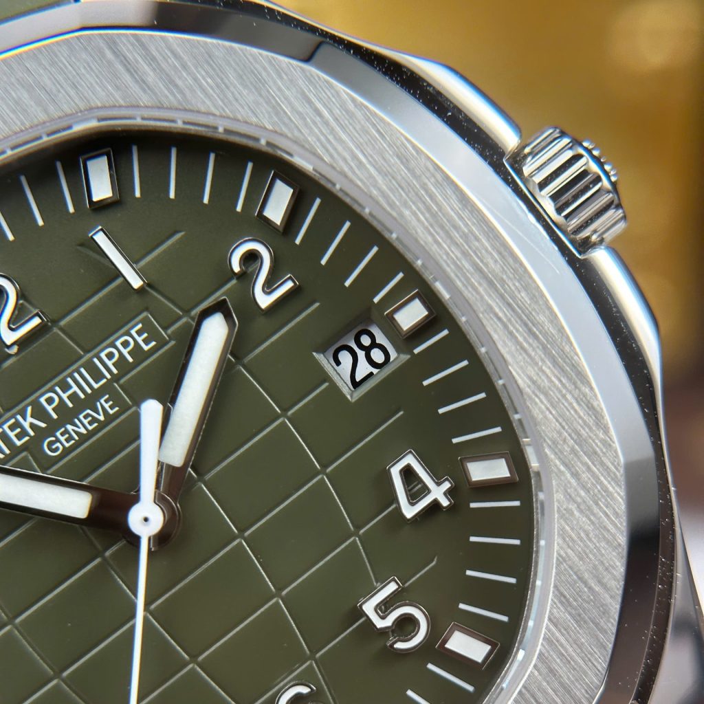 Patek-Philippe-Aquanaut-5168-Avocado-Green-Dial-40mm Replica Watches - 6-65
