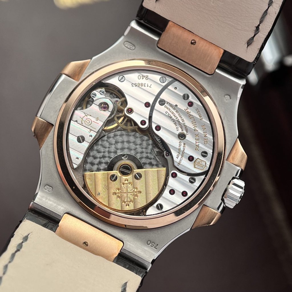 Patek-Philippe-Nautilus-5712-Brown-Dial-Two-Tone-Rose-Gold-40mm Replica Watches - 6-80