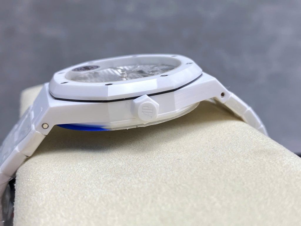 Audemars-Piguet-Royal-Oak-15500-White-Ceramic-White-Dial-41mm Replica Watches - 7-14