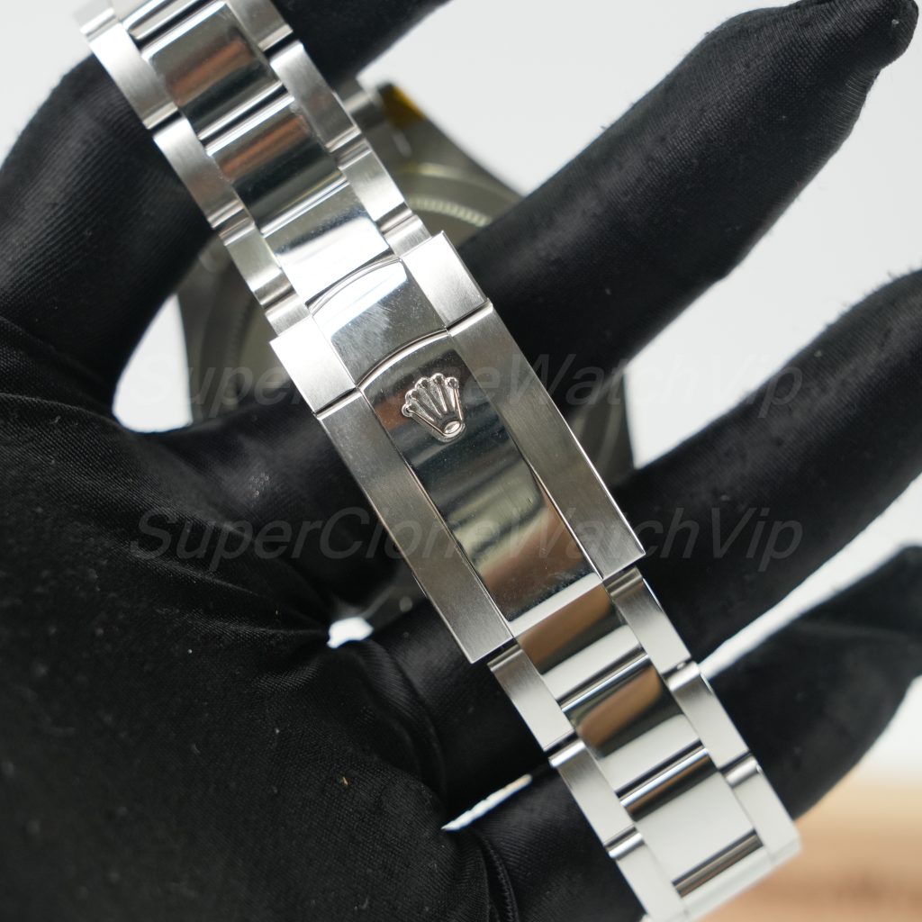 Rolex-Sky-Dweller-326934-Blue-Dial-Oyster-42mm Replica Watches - 7-356-scaled