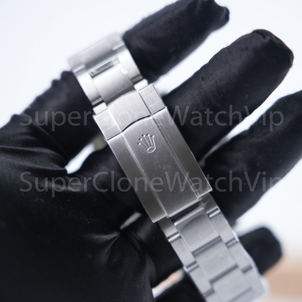 Rolex-AirKing-126900-Black-Dial-40mm Replica Watches - 8-234-scaled