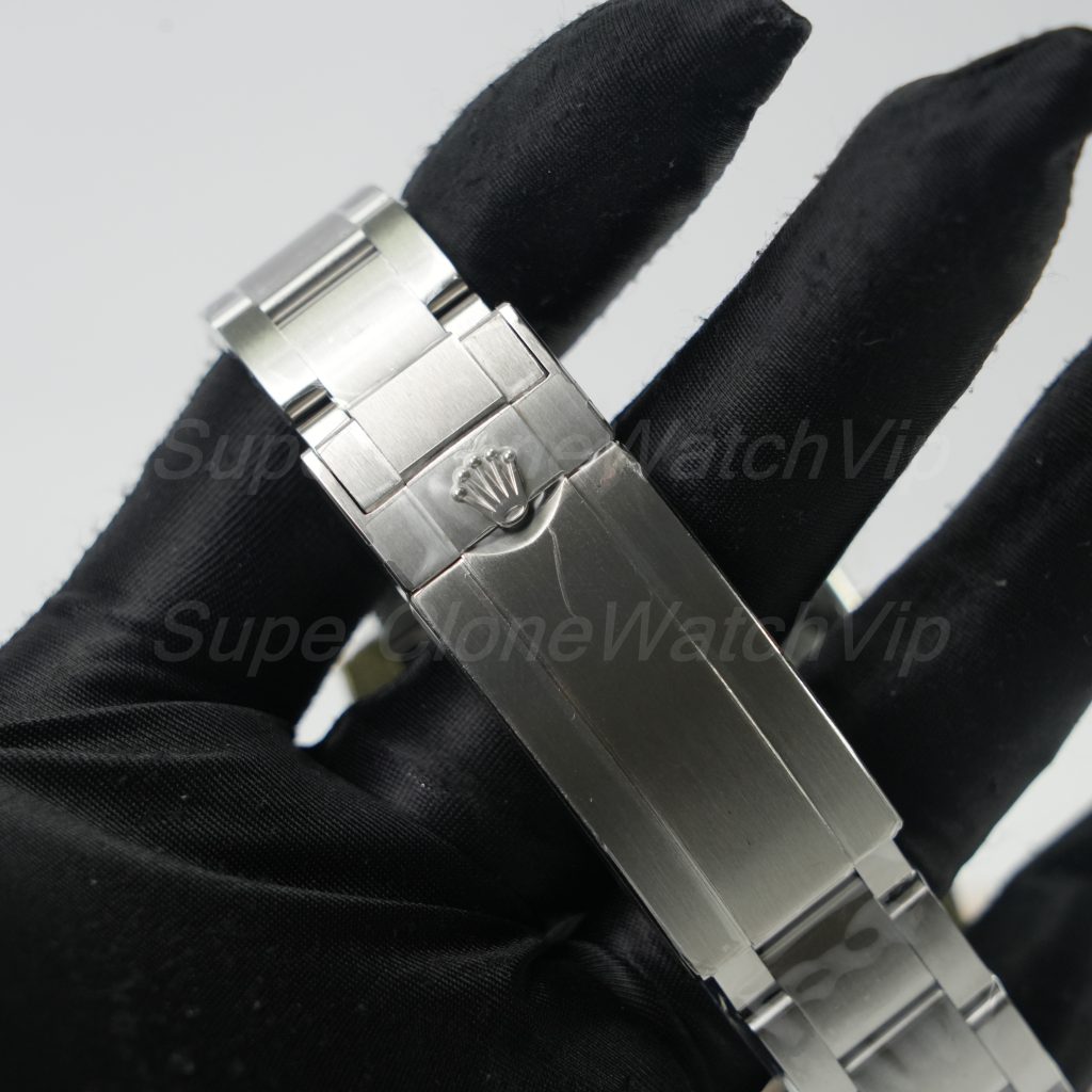 Rolex-Submariner-116610LN-40mm-Black-Dial Replica Watches - 8-267-scaled
