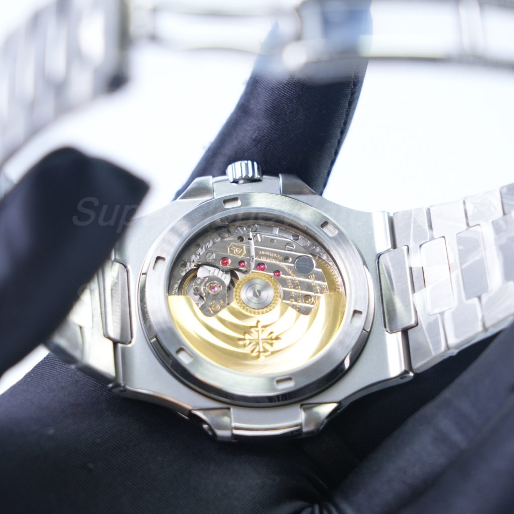 Patek-Philippe-Nautilus-5711-Tiffany-Blue-Dial-40mm Replica Watches - 8-280-scaled