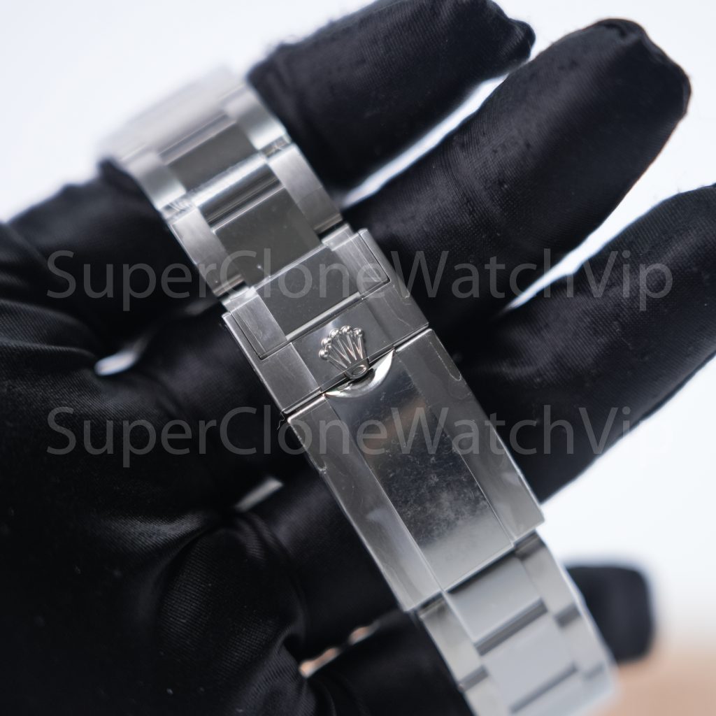 Rolex-Oyster-Perpetual-116622-Yacht-Master-40mm Replica Watches - 8-299-scaled