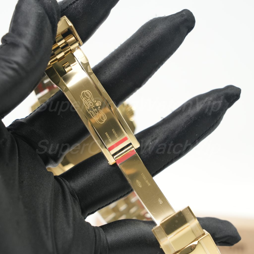 Rolex-GMT-Master-II-126718GRNR-Gold-Bruce-Wayne-Jubilee Replica Watches - 9-190-scaled