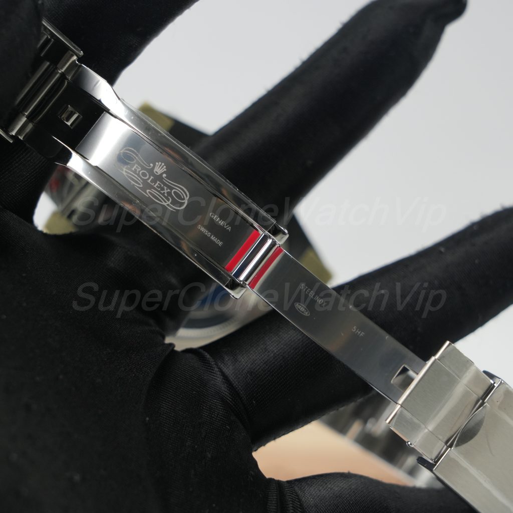 Rolex-Submariner-116610LN-40mm-Black-Dial Replica Watches - 9-220-scaled