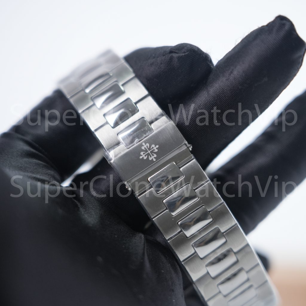 Patek-Philippe-Nautilus-5740-Grey-Dial-Zircon-Bezel-40mm Replica Watches - 9-228-scaled