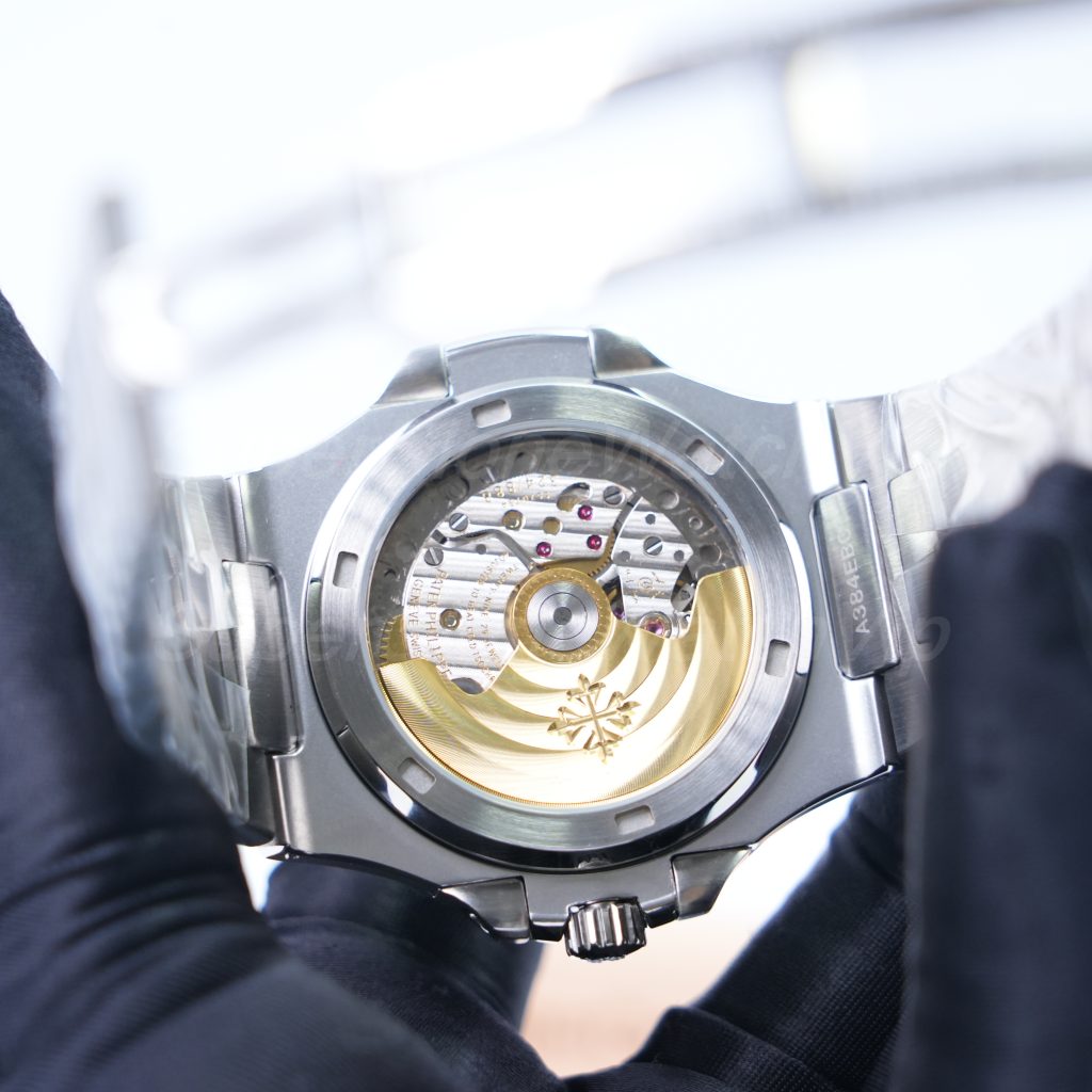 Patek-Philippe-Nautilus-5711-Tiffany-Blue-Dial-40mm Replica Watches - 9-232-scaled