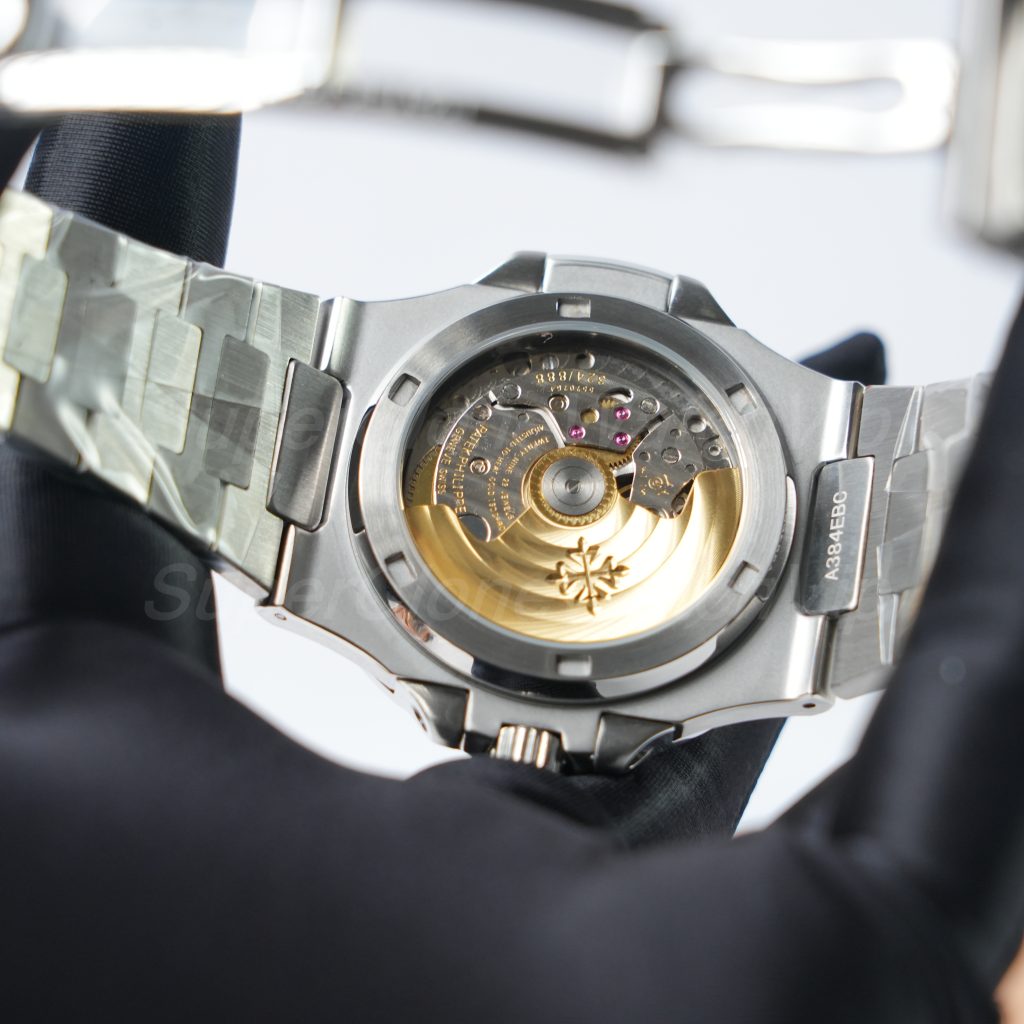 Patek-Philippe-Nautilus-5711-Green-Dial-40mm Replica Watches - 9-233-scaled