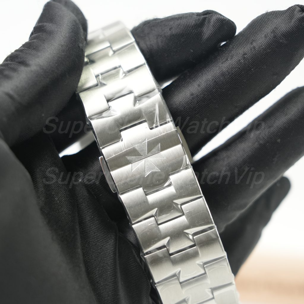 Vacheron Constantin Overseas 4500V Green Dial 41mm Replica Watches - 9-256-scaled