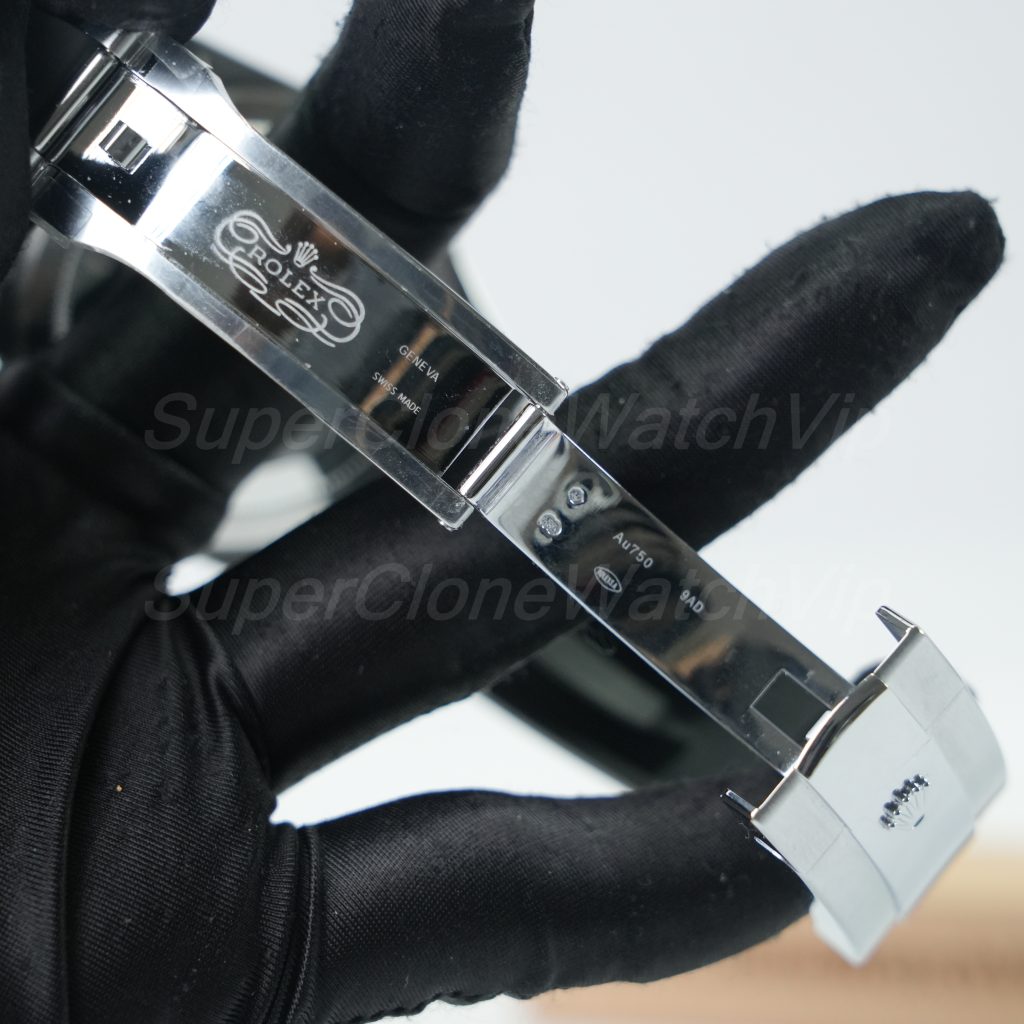 Rolex-Sky-Dweller-White-Dial-Rubber-Strap-42mm Replica Watches - 9-280-scaled