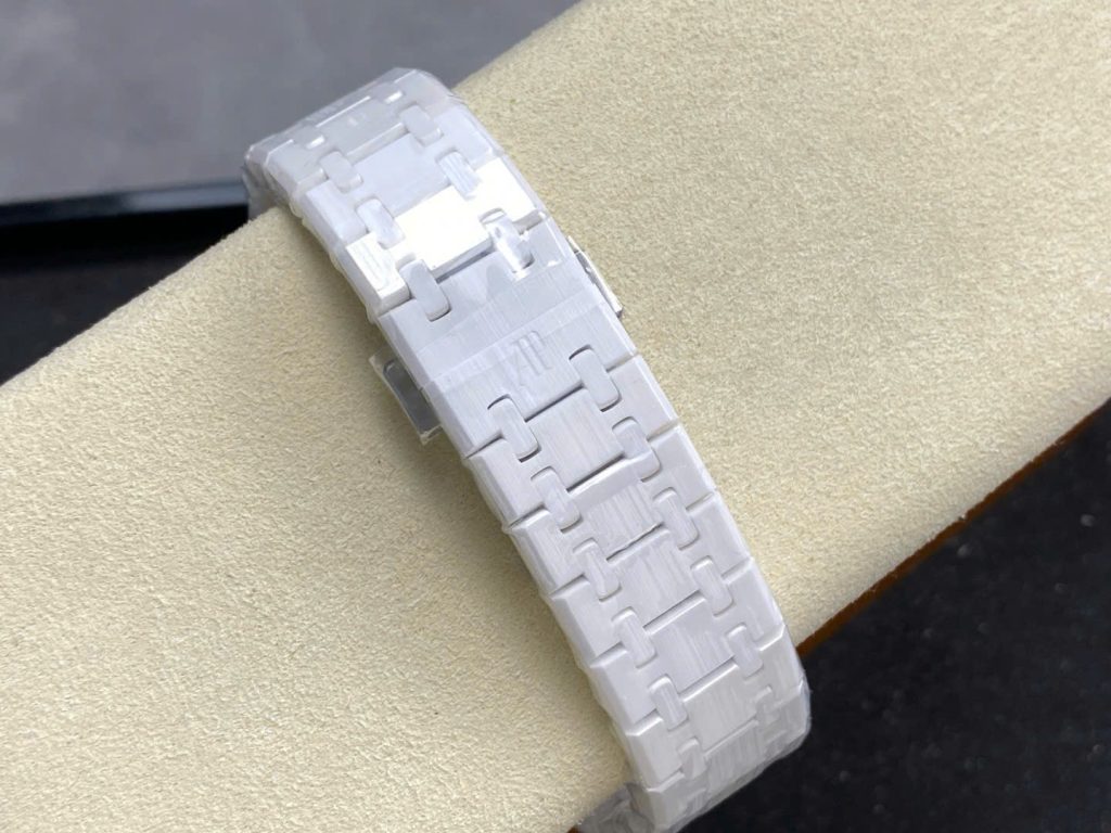 Audemars-Piguet-Royal-Oak-15500-White-Ceramic-White-Dial-41mm Replica Watches - 9-9