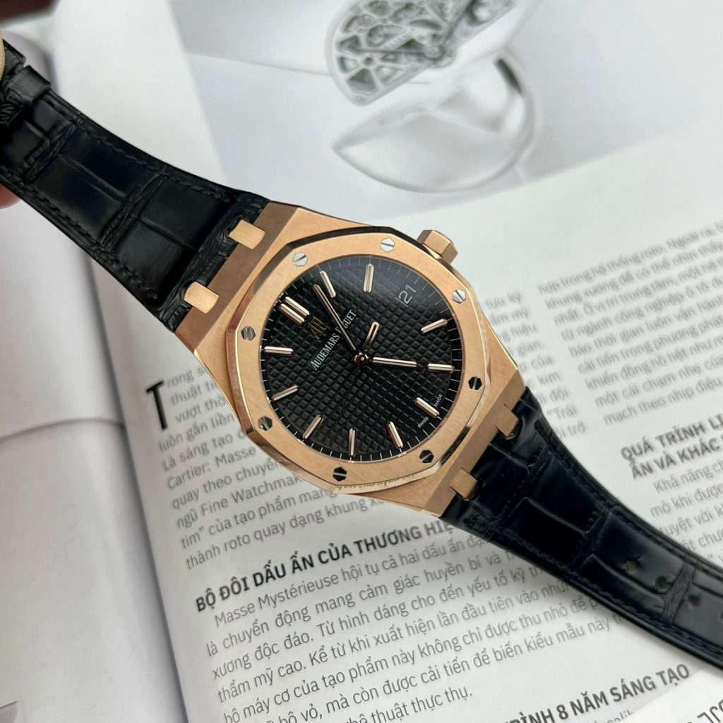 Dong Ho Audemars Piguet Royal Oak 15500OR Boc Vang Hong Day Da Den 41mm 1
