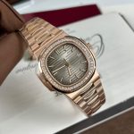 Dong Ho Patek Philippe Nautilus 5711 Replica 11 Boc Vang Do Kim Cuong Tu Nhien 40mm 4
