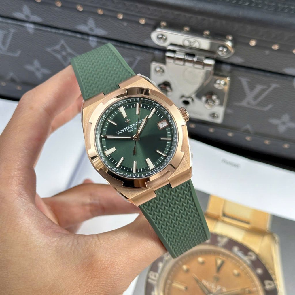 Dong Ho Vacheron Constantin Replica 11 Overseas 4500V Mau Xanh La Cay Day Cao Su 41mm 1