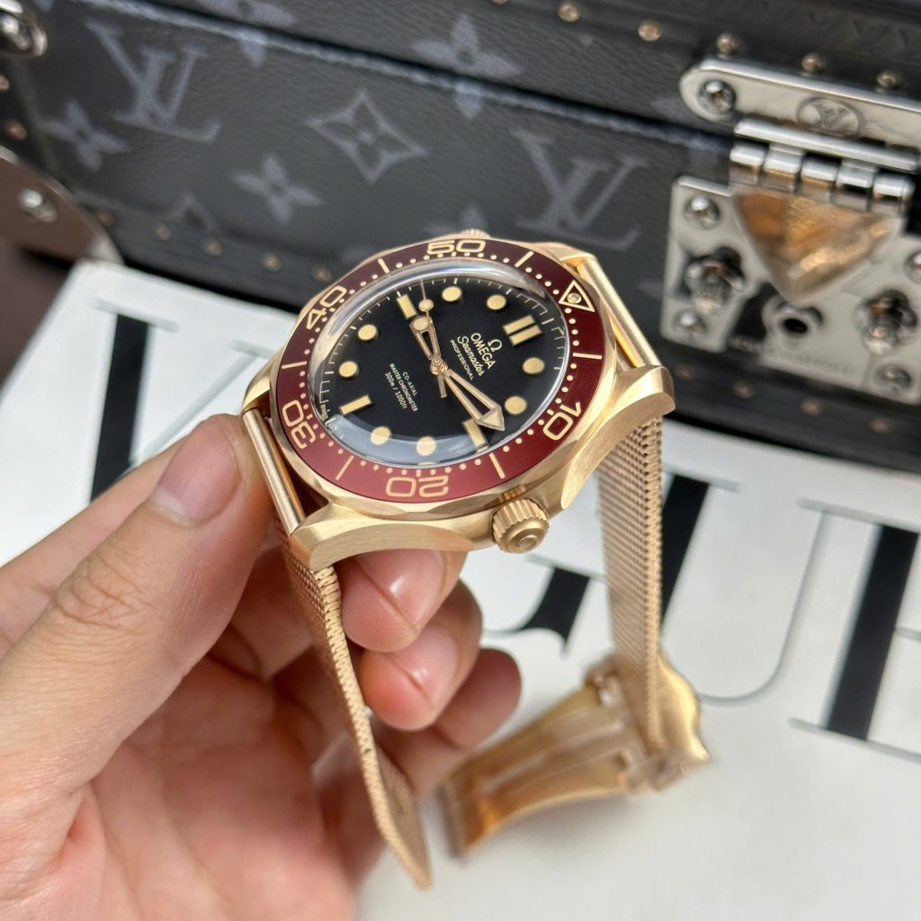 Omega Seamaster Diver 300M Bronze Gold 210.90.42.20.01.003 42mm 5